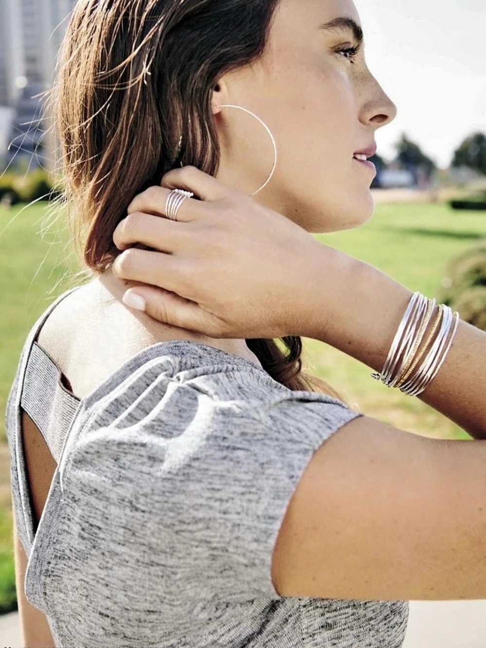 Stella & Dot The Renegade Top Short Sleeve - Light Grey Short Sleeve V-Neck Gray
